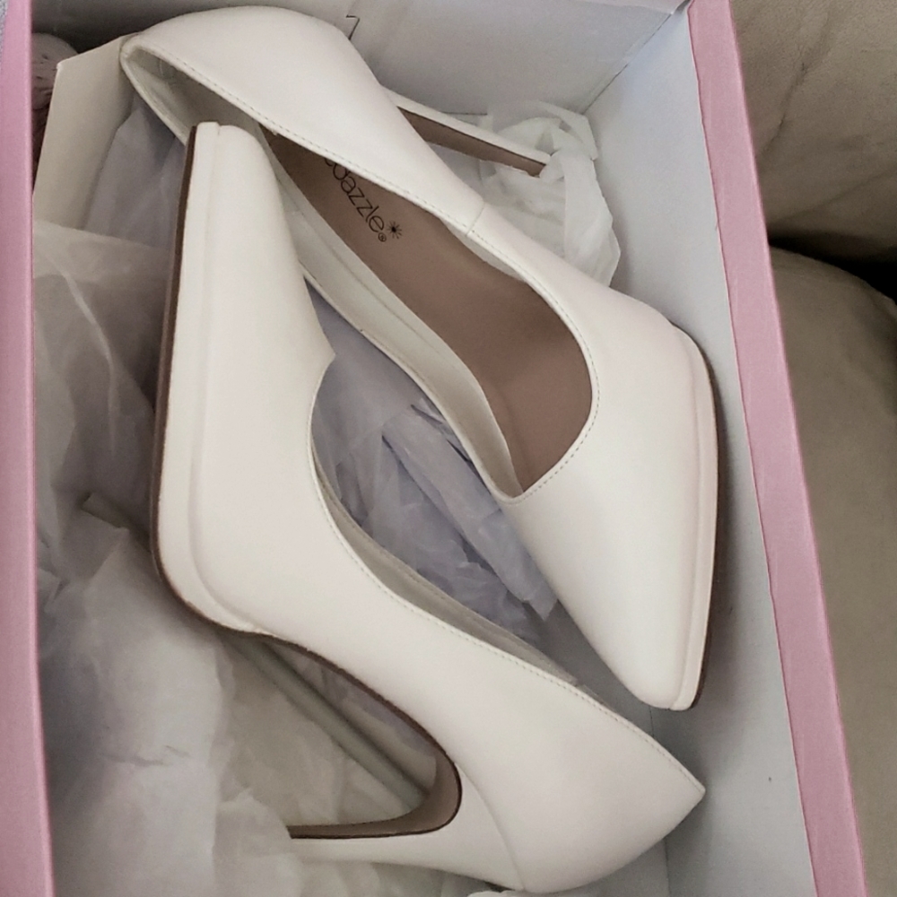 White heels size 7